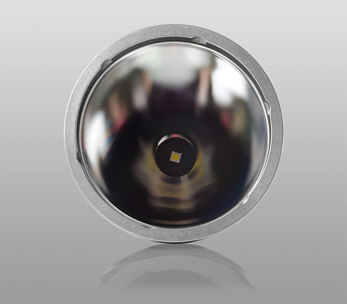 Armytek Barracuda Pro v2 White Outdoor Taschenlampe schwarz - clever-outdoor.de