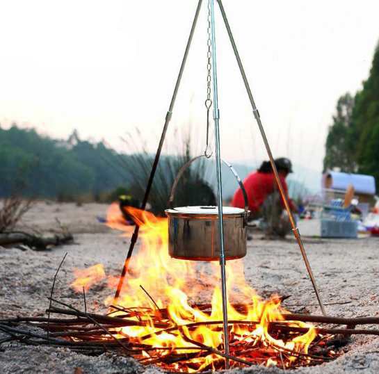 Feuerstelle mit Kochtopf