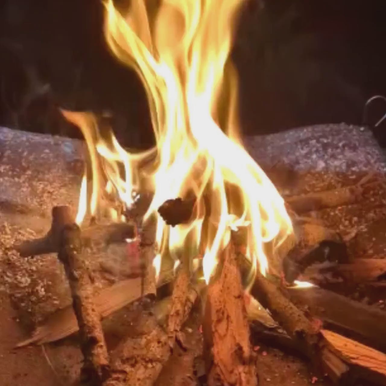 Video laden: Feuernetz Lagerfeuer überall